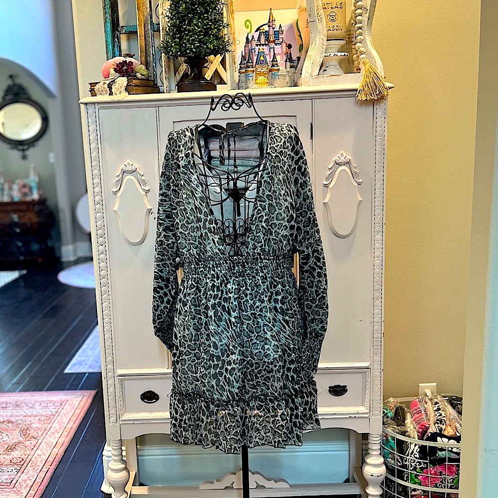Animal print ruffle dress deep V neckline